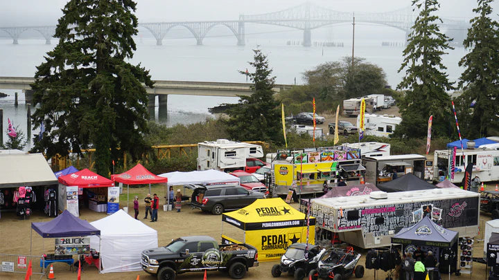 El equipo Pedal Commander regresa a Coos Bay, Oregón, para el campamento UTV más grande del año.